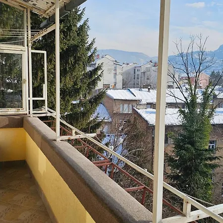 View & Park - Center *